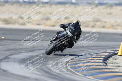 media/Dec-01-2025-Moto Forza (Mon) [[2daa91e15f]]/1-Advanced Group/Session 2 Turn 11 Backside/